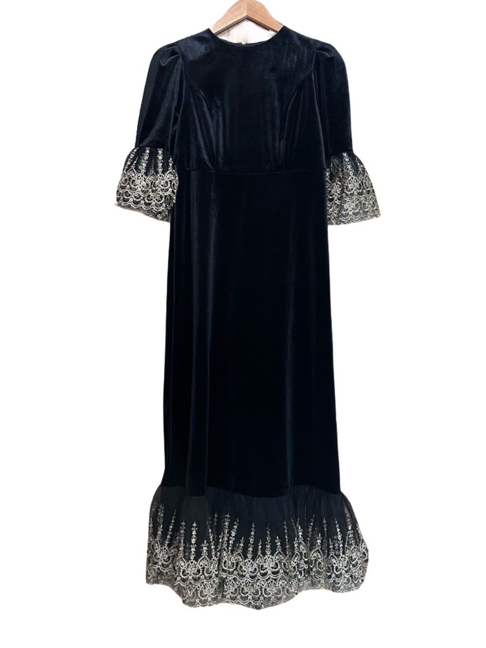 Tuckernuck Pomander Place Lillith Black Velvet Gold Lace Maxi Dress Small - Picture 3 of 4